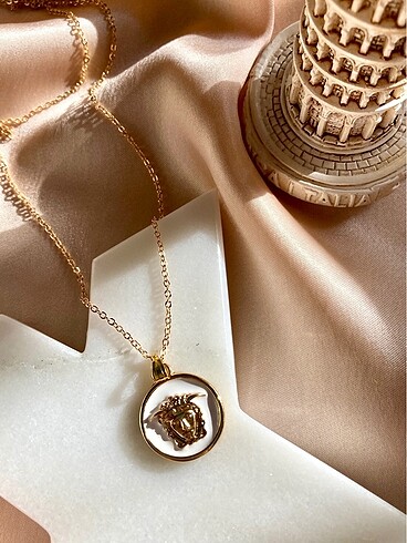 Beden Gold Versace Medusa Kolye
