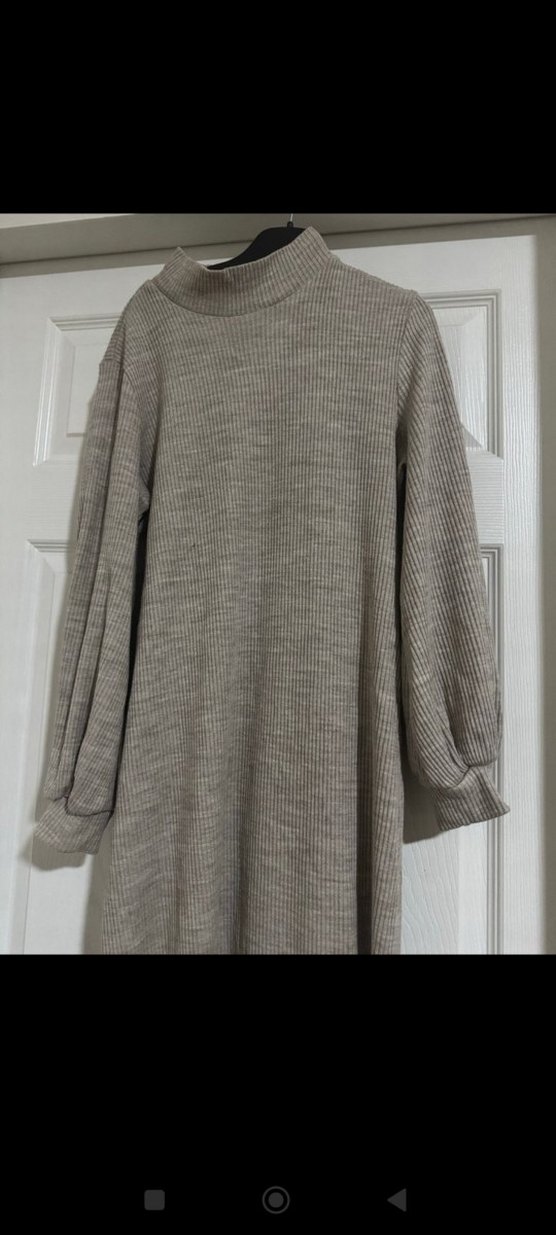 Bej Örgü Yüksek Yakalı Uzun Elbise - Görsel 3