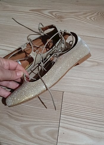 Parlak Altın Tokalı Kadın Babet - Görsel 3