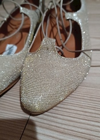 Parlak Altın Tokalı Kadın Babet - Görsel 2