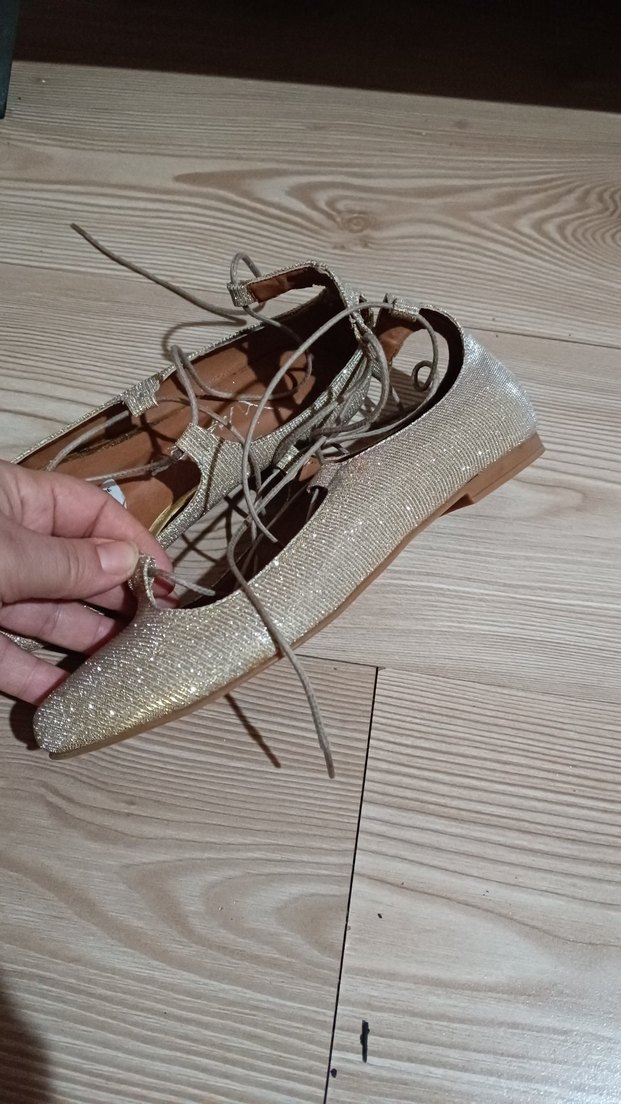 Parlak Altın Tokalı Kadın Babet - Görsel 3