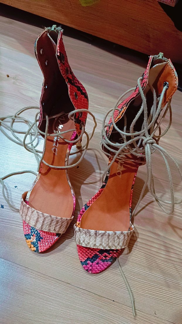 Renkli Yılan Desenli Bağcıklı Stiletto - Görsel 3