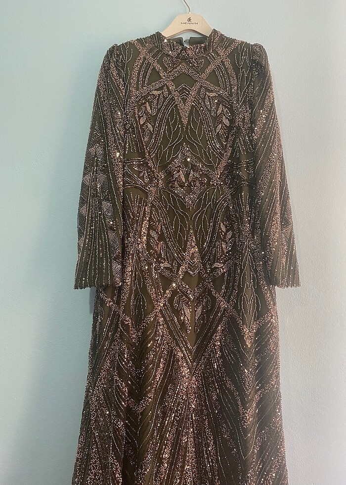 PINAR ŞEMS- Haki Yeşili & Bronz İşlemeli Abiye - Görsel 2