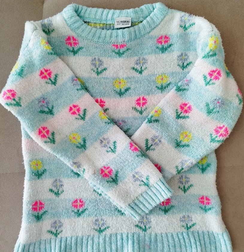 LCW Kız Çocuk Çiçek Desenli Triko Kazak - Görsel 4