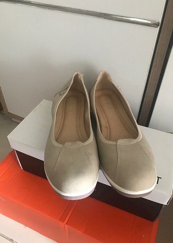 Nine West Bej Süet Kadın Babet