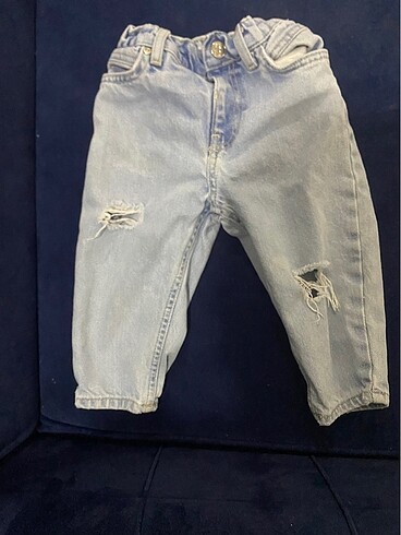 Yırtıklı jean - Görsel 2