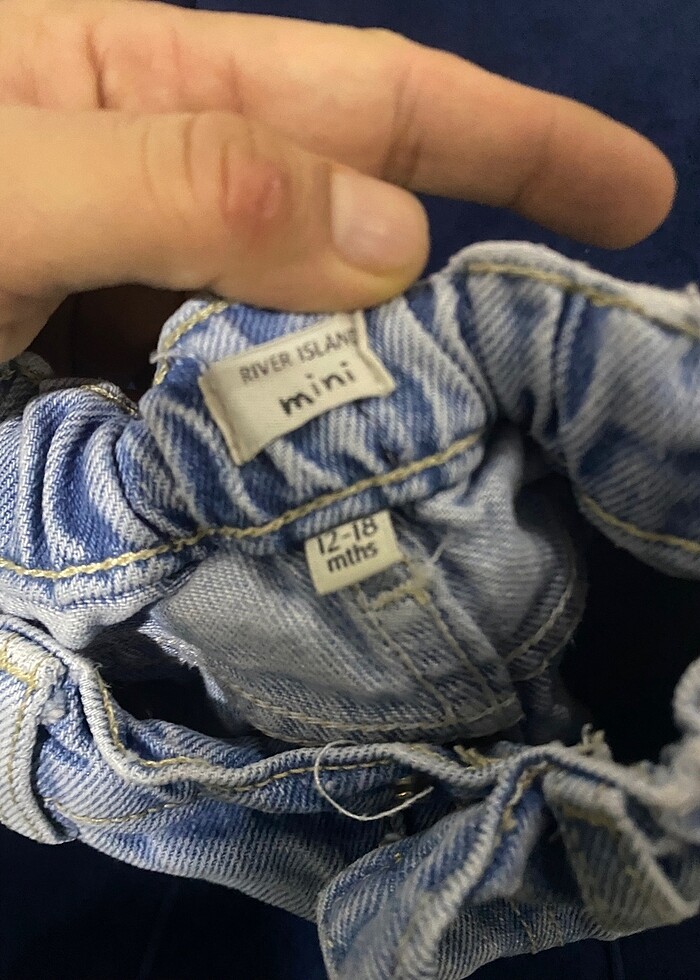 Yırtıklı jean - Görsel 4