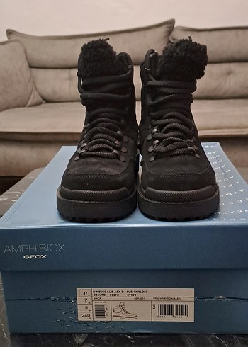 Geox 37