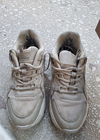 Beyaz Bağcıklı Kadın Spor Ayakkabı Wedge Topuk