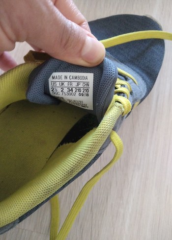 34 Beden sarı Renk Adidas Spor Ayakkabı 34 no