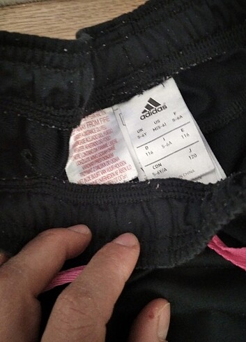 Adidas 2 adet alt ,6 yas 
