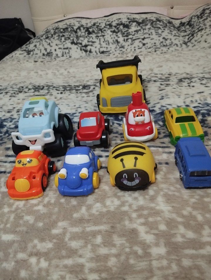 Renkli Oyuncak Araba Seti - Görsel 2