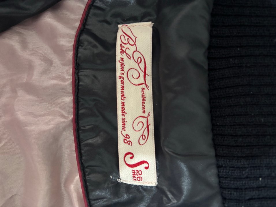 Siyah Yüksek Yakalı Fermuarlı Kadın Yağmurluk - Görsel 2