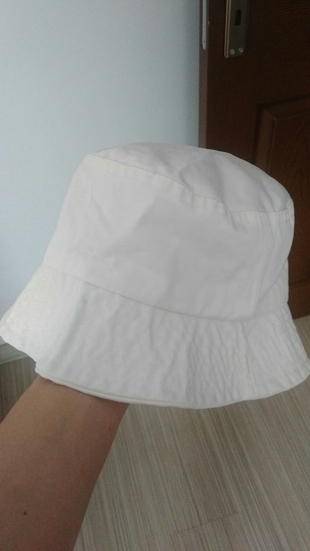 beyaz keten şapka