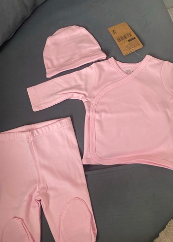 Hastane çıkışı 
Pembe Bebek Uzun Kollu Takım ve Şapka - Görsel 2