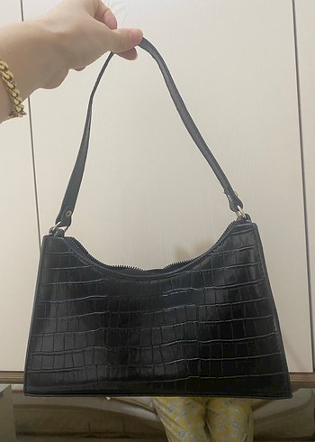 Kemer Detaylı Siyah Yılan Derisi Desenli Kadın Çanta - Görsel 2