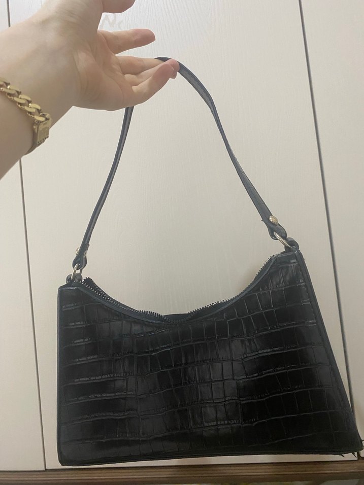 Kemer Detaylı Siyah Yılan Derisi Desenli Kadın Çanta - Görsel 3