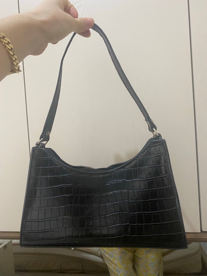 Kemer Detaylı Siyah Yılan Derisi Desenli Kadın Çanta - Görsel 2