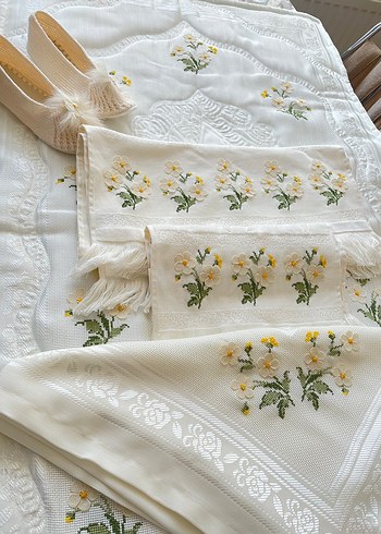 Nakışlı Beyaz Papatya Seccade Takımı - Görsel 6