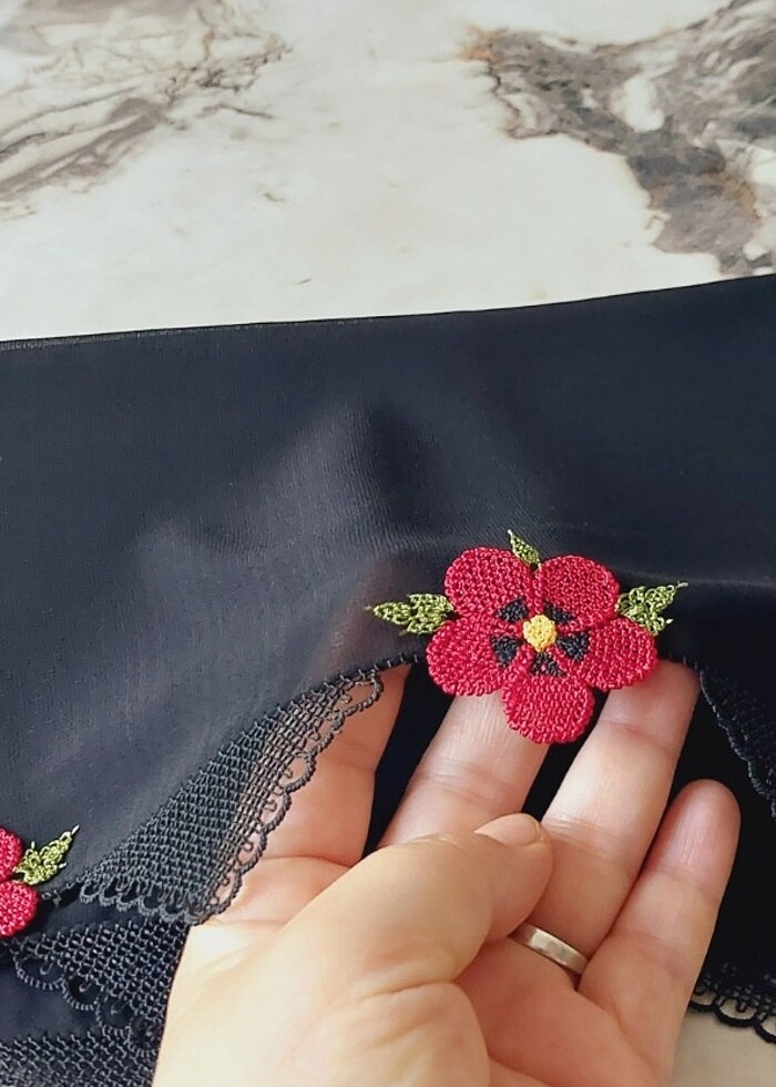 Siyah iğne oyası namaz ortusu - Görsel 3