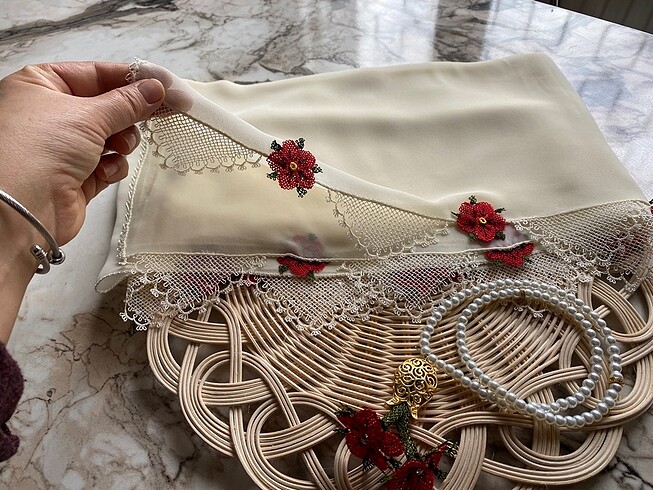 İğne oyası krem namaz örtüsü tespihli takım - Görsel 3