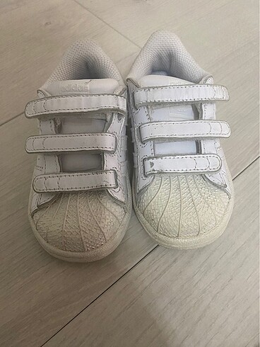 Adidas superstar