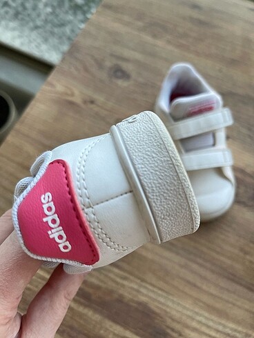 22 Beden Adidas ayakkabı