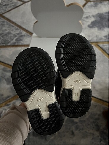 21 Beden Zara bot