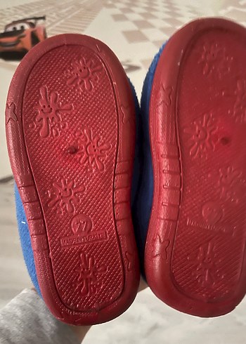 Erkek Çocuk Renkli Nakışlı Sıcak Terlik - Görsel 3