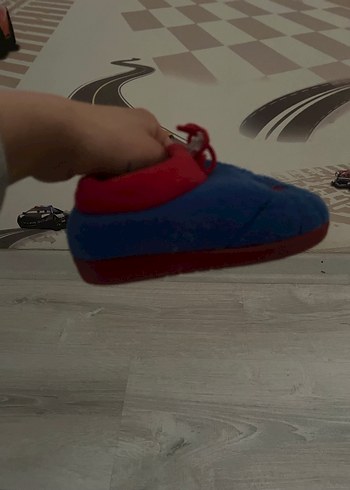 Erkek Çocuk Renkli Nakışlı Sıcak Terlik - Görsel 2