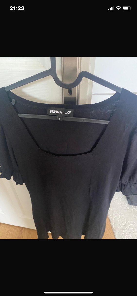 Siyah V Yaka Kısa Kollu Drapeli Bluz - Görsel 3