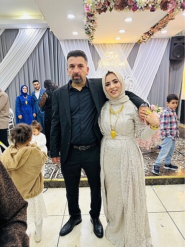 Nişan elbisesi