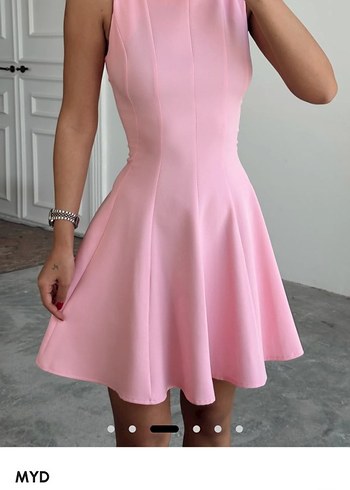 Pembe V Yaka Pilili Mini Elbise