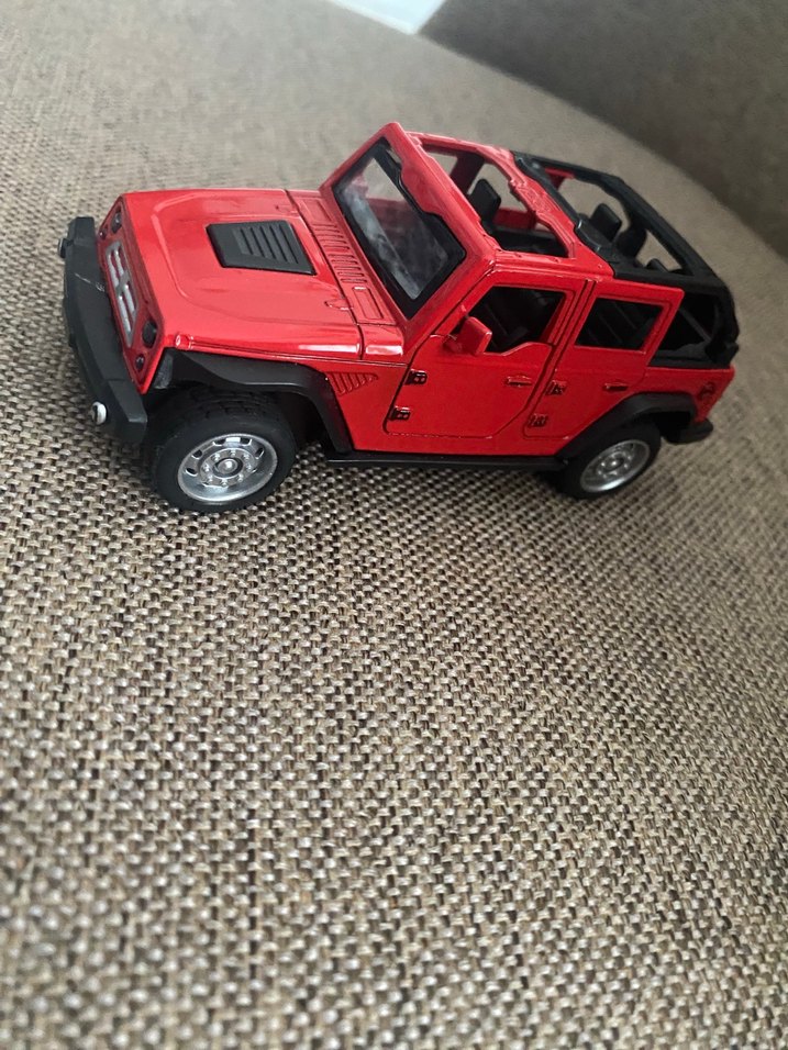 Koyu Kırmızı Oyuncak Araba - Görsel 2