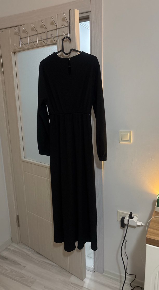 Siyah Uzun Kollu V-Yaka Uzun Elbise - Görsel 3