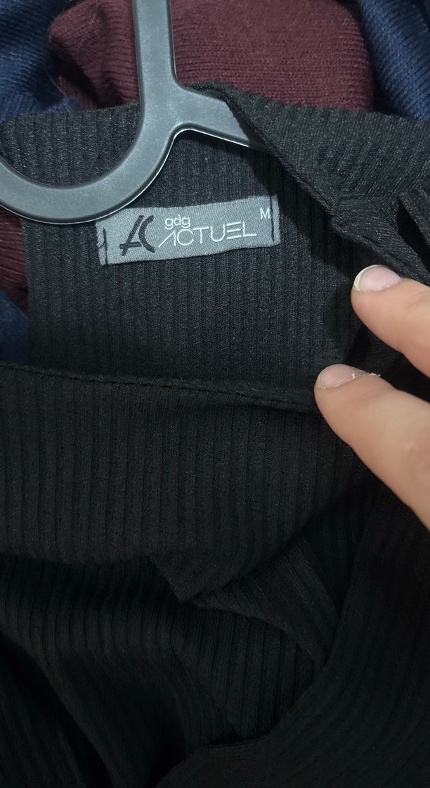 Siyah Uzun Kollu V-Yaka Uzun Elbise - Görsel 4