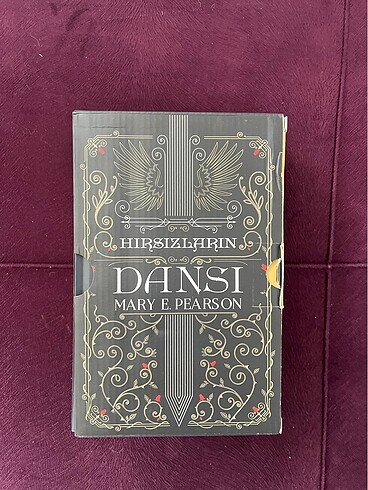  Beden Hırsızların Dansı Serisi Kutulu Ciltli