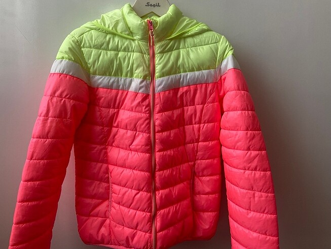 Lcw neon mont