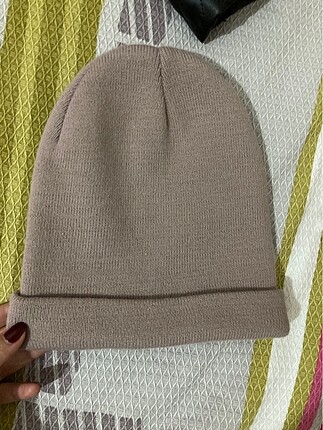 Açık pembe bere