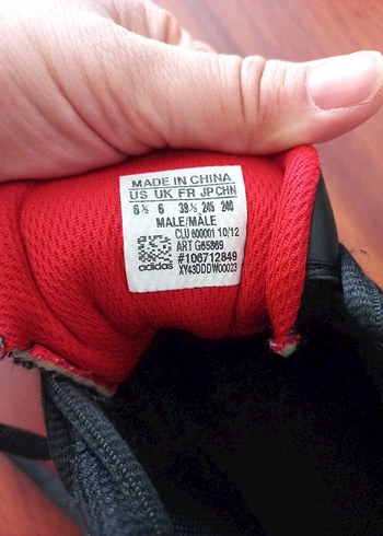 39,5 Beden Adidas spor ayakkabı