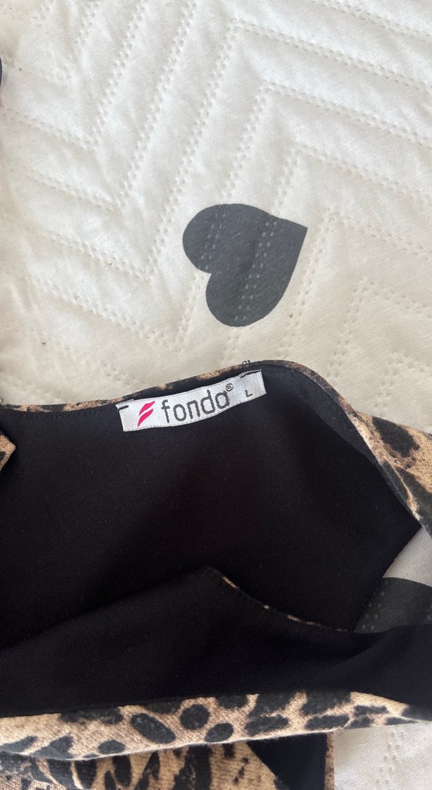 Kahverengi V Yaka Yılan Desenli Midi Elbise - Görsel 3