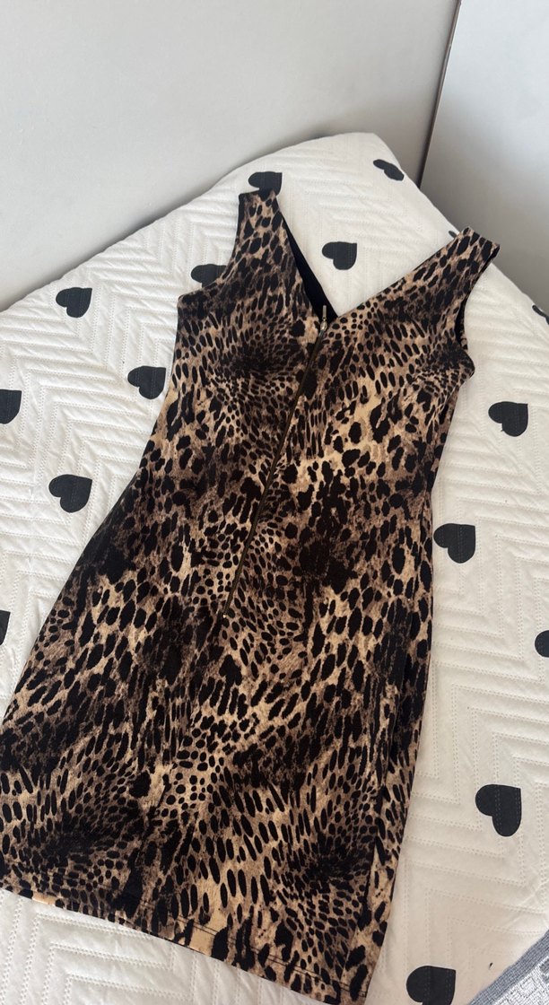 Kahverengi V Yaka Yılan Desenli Midi Elbise - Görsel 4