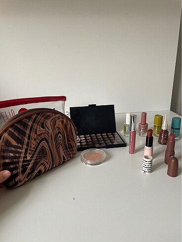 Makyaj seti toplu#Dudakkalemi#beaulis#flormar#oje#lykd#avon#kiko - Görsel 3