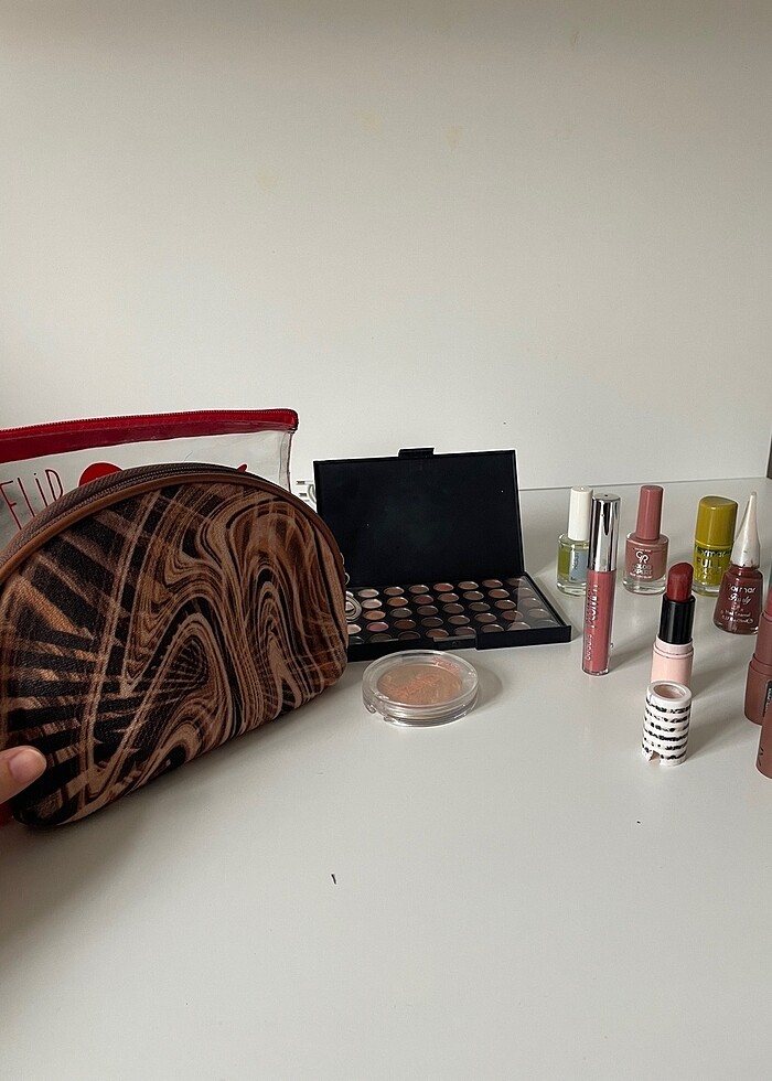 Makyaj seti toplu#Dudakkalemi#beaulis#flormar#oje#lykd#avon#kiko - Görsel 2