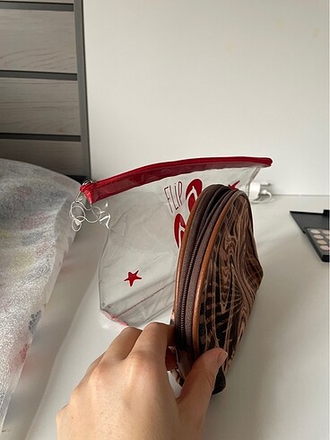 Makyaj çantası#sephora#goldenrose#nyx#makyaj#flormar#note#essenc - Görsel 2