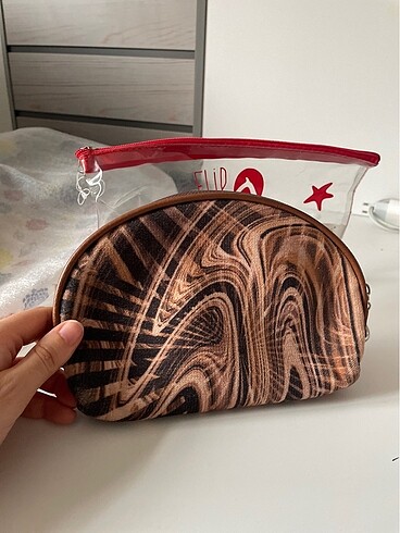 Makyaj çantası#sephora#goldenrose#nyx#makyaj#flormar#note#essenc - Görsel 3