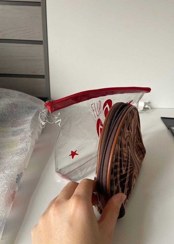 Makyaj çantası#sephora#goldenrose#nyx#makyaj#flormar#note#essenc - Görsel 2