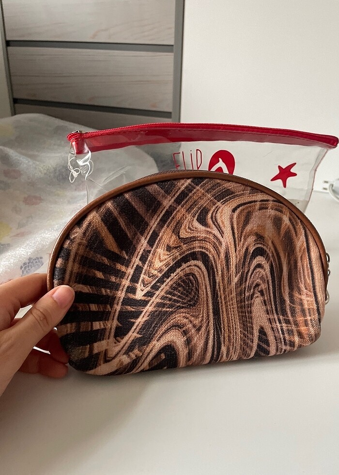 Makyaj çantası#sephora#goldenrose#nyx#makyaj#flormar#note#essenc - Görsel 3