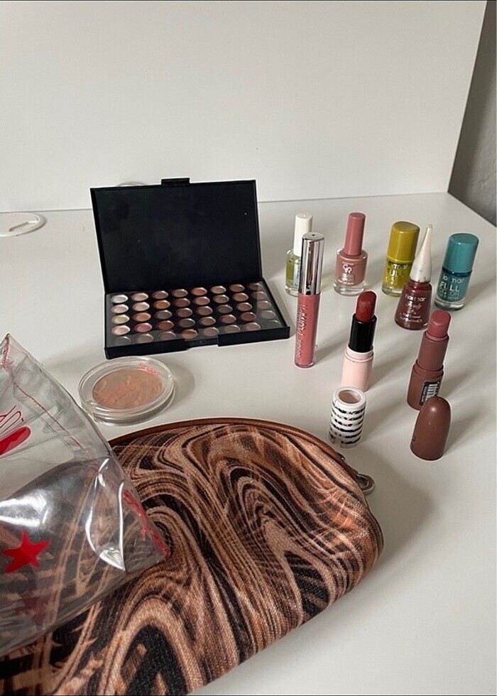 Makyaj seti toplu#Dudakkalemi#beaulis#flormar#oje#lykd#avon#kiko - Görsel 2