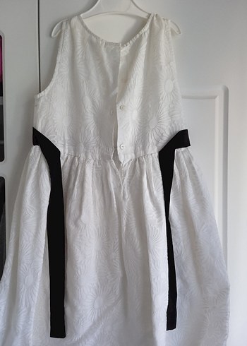 Kız Çocuk Beyaz Kolsuz Kemerli Elbise - Görsel 2